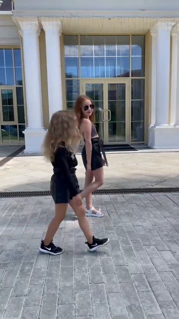 Крутые девчонки 😎 #переодевашки#сменаобраза#шот#shorts#shortvideo смотреть онлайн