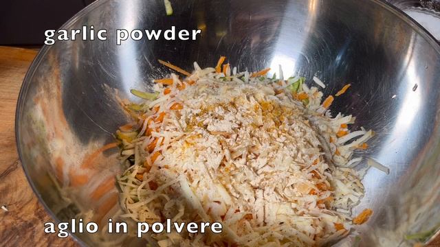 Basta Grattugiare Carote e Zucchine per questa Ricetta Estiva! смотреть онлайн