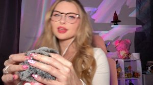 Brandyrenee19 АСМР поглаживание пушистого микрофона, нежный шепот и раслабление