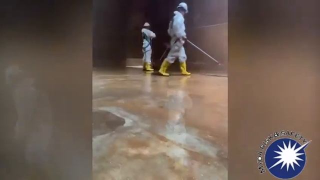 Water Tank Cleaning II Confined Space смотреть онлайн