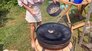 Юный повар Дима, готовит креветки на тандыре🔥👍😋