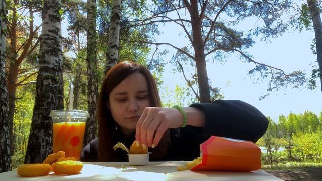 МУКБАНГ | БУРГЕР | ВКУСНО И ТОЧКА | КАРТОФЕЛЬ ФРИ | MUKBANG смотреть онлайн