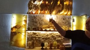 Рассказывают как добывают камень оникс. Фигурки из оникса.