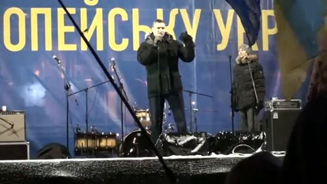 Віталій Кличко про те, як захиститись на Євромайдані - живий ланцюг - Євромайдан 9 грудня смотреть онлайн
