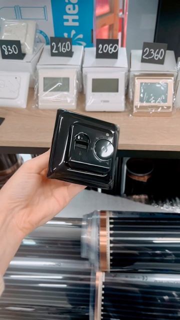 Чёрный механический терморегулятор 70.26 black от TEPLOWATT.PRO отлично впишется в любой интерьер
