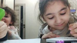 Паучок с яблоком