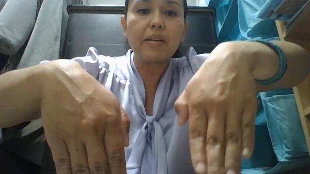 If You Have Dry Hands, This May Be The Solution! Avon Silicone Glove Protective Hand Cream Review