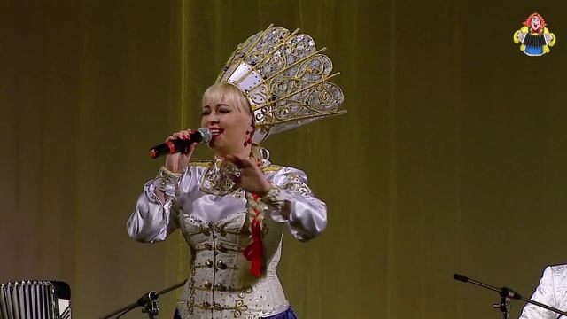 "РУССКАЯ ГАРМОНЬ" поёт: Марина Король, играют: Виктор и Лариса Герасимовы смотреть онлайн