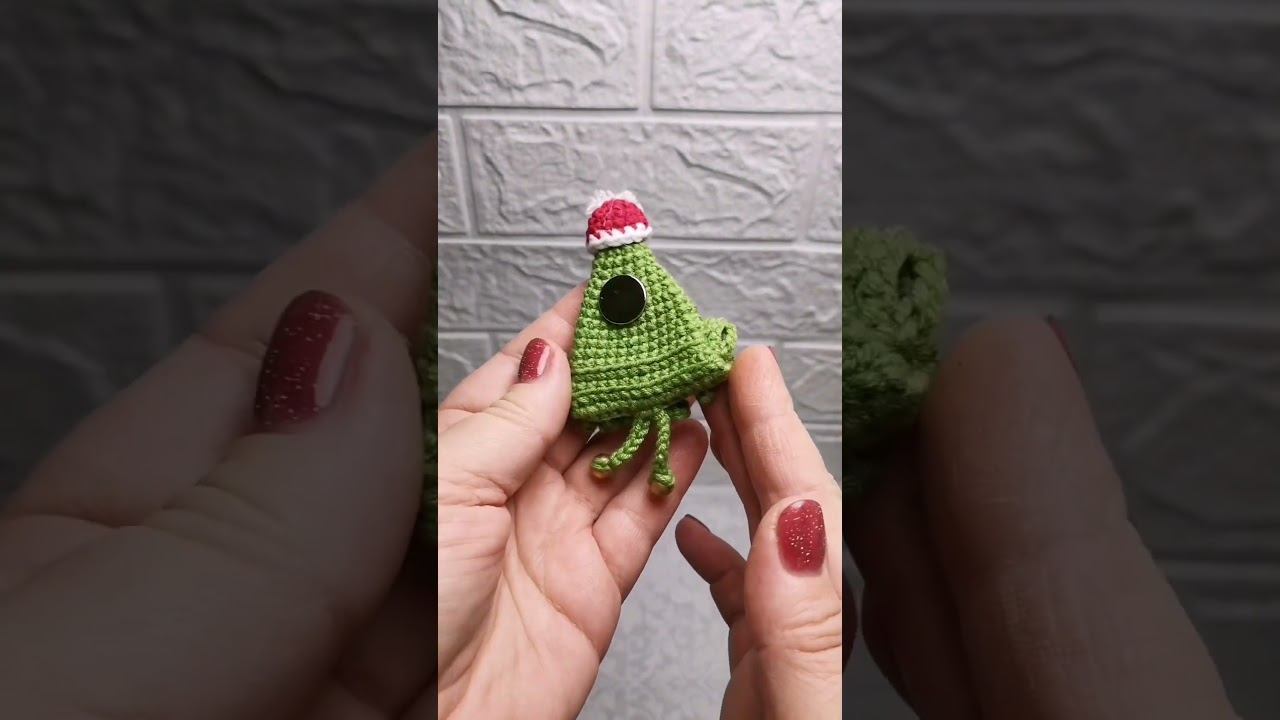 Ёлочка - магнитик. #вязаниеназаказ #crochet #игрушки #РучнаяРабота #елка #магнит