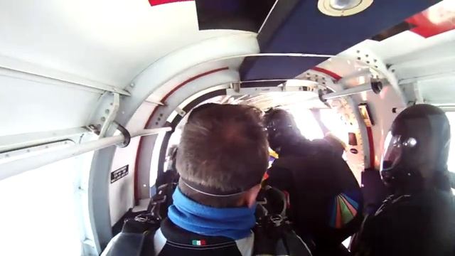 Tandem Skydive @ Molinella, Bologna (Flygang) смотреть онлайн