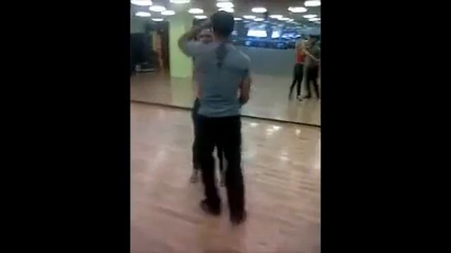 CHIKY Y MAITE FIGURA DE SALSA 12 11 смотреть онлайн