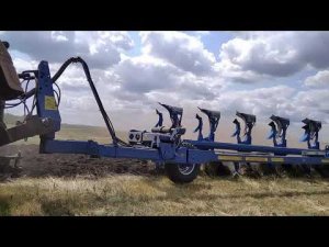 Плуг оборотный ППО-8 (7+1) "Добрыня" с предплужниками и системой On Land.