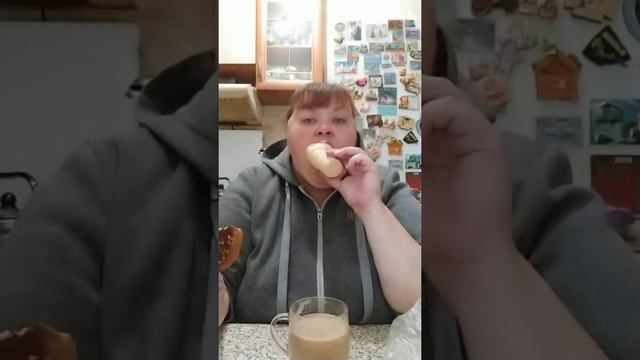 всем привет девочкам и мальчиком я ем опять смотреть онлайн