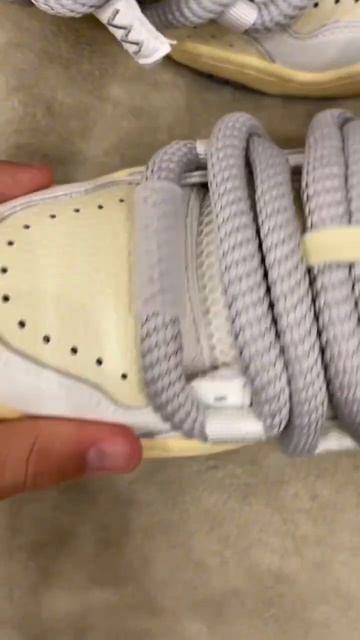 #shortvideo #тренды #shortsclip #кроссовки #catsofa #newbalance #nike смотреть онлайн