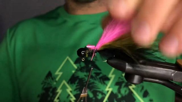 Tying a marabou jig rainbow trout imitation смотреть онлайн