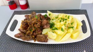 Так вкусно, что и мяса не надо! Обалденная нежная куриная печень с ароматной мягенькой картошкой.