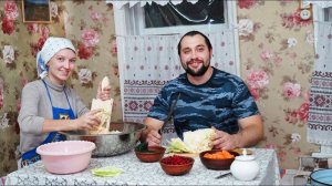 ЖИЗНЬ В УРАЛЬСКОЙ ДЕРЕВНЕ | ЗАВЕЛИ КОШКУ | КВАШЕНАЯ КАПУСТА С КЛЮКВОЙ И БОРЩ В ПЕЧИ