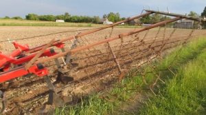 Синтай 220. Обработка картофеля сетчатой бороной.