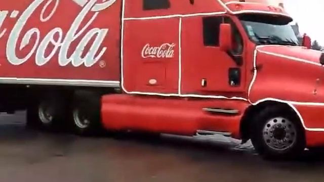 У Луцьк завітала святкова фура Coca-Cola смотреть онлайн