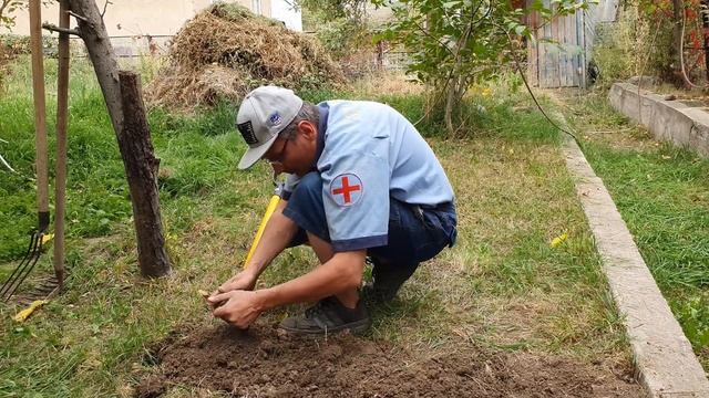 3 Быстро утонул камень в воде 3