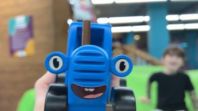 РЕМИЗЯТКИ и Синий Трактор отмечают День Рождения Германа в детской комнате. Видео для детей. Мультик смотреть онлайн