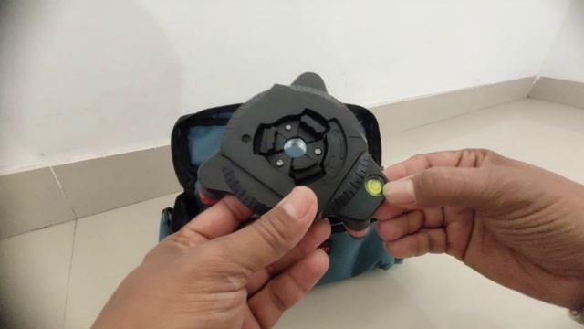 UNBOXING - Bosch GLL 3-15x (30cm) Self Leveling Laser / tHemiStO TH-M81 Laser Distance Meter (50M) смотреть онлайн