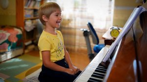 Радослава, 4 года. Форте и пиано (сокращенная версия урока).