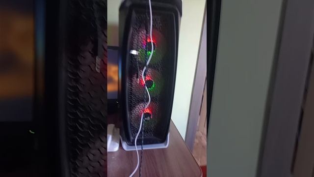 Егор скачевает вирусы!!!