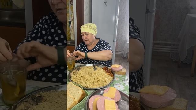 Приготовила всего понемногу 😁 #спагетти #колбаса #худеемвместе #еда #вкусно #нямням #безкалорий