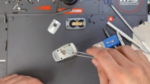 How to Disassemble & Teardown GeekVape Z200