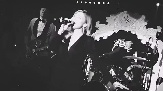 Ульяна ЛОЗА - Николай Носков "МЕД". смотреть онлайн