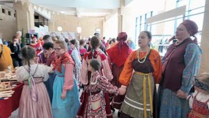 Ярмарка и гуляния в ДМ "Юность" перед закрытием