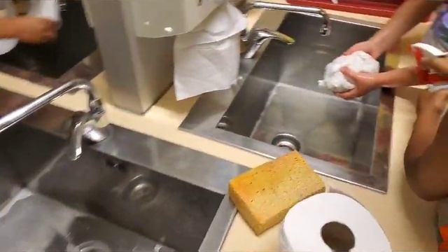 Toilet Paper Pumpkin Sculpture Tutorial : Easy paper mache sculpture! Make art with Mrs. Hoff смотреть онлайн