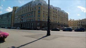 Пешеходы на проезжей части. Питер. 25.07.2024.