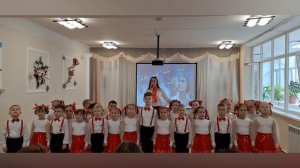 Песня " Журавли" исполняет " Поющий детский сад 125" г.Севастополя