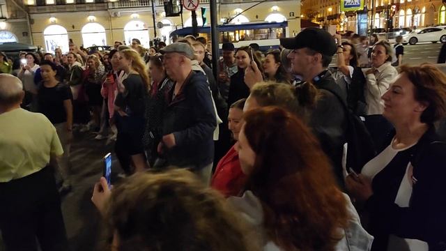 Звери. Районы Кварталы. Уличные музыканты. Глеб Васильев. Санкт Петербург. смотреть онлайн