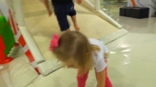 Лайк Настя Влог  Безумный Шоппинг ЗА 10 МИНУТ   Играем на детской площадке с Покемоном