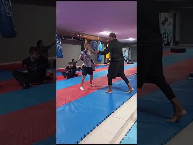 Кикбоксинг в Махмутларе. Аланья. Турция.#аланья #махмутлар #турция
