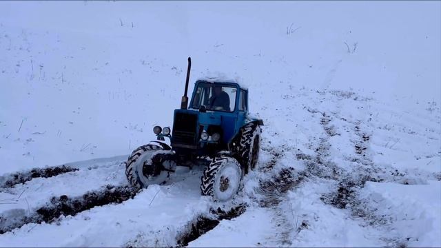 Трактор Беларус МТЗ 82 Против Трактор NEW HOLLAND 110-90 смотреть онлайн