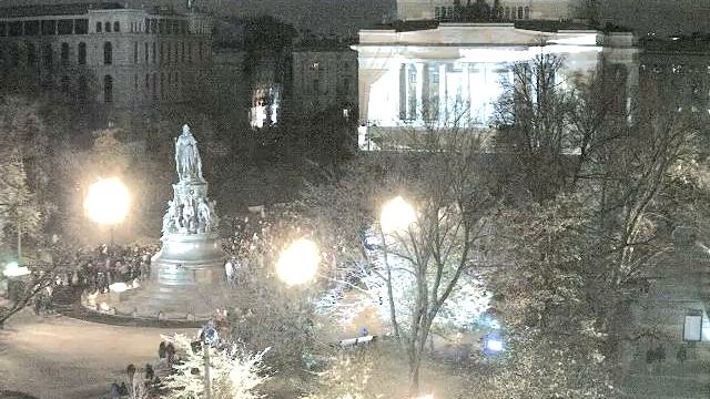 Световое шоу на Александринском театре смотреть онлайн