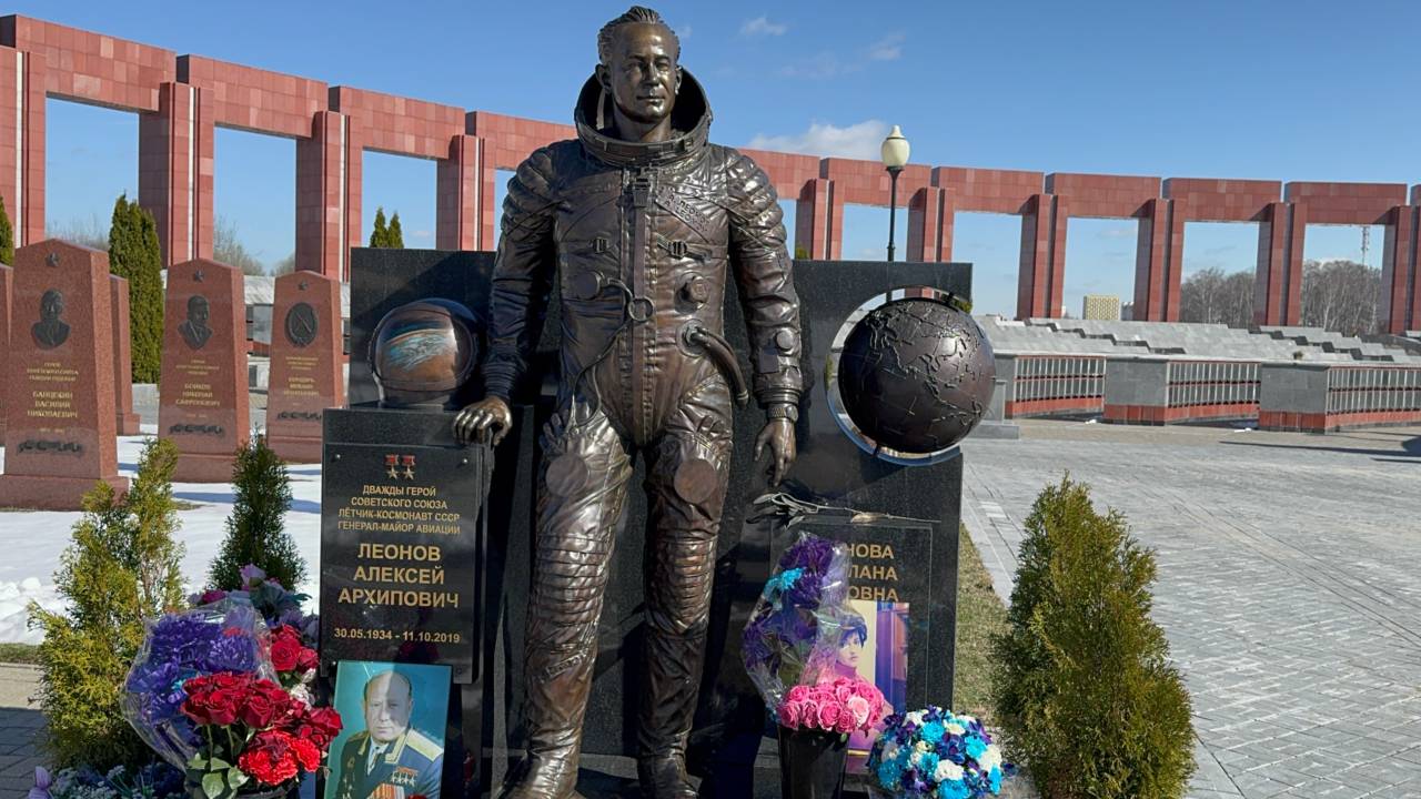 Умер в возрасте 85 лет.... Могила Легендарного советского космонавта  Алексея Леонова 13 апреля 2025