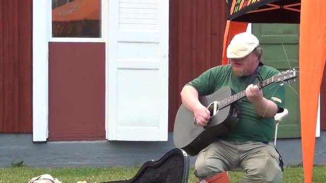 Мужик с хриплым крутым голосом очень круто поет! смотреть онлайн