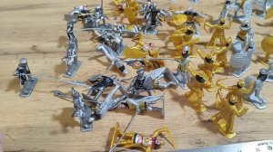 Показываю как я играл в солдатиков в детстве, рассказываю простые правила