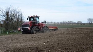 Case 620 Quadtrac & Vaderstad Topdown cultivating
