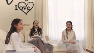 МАМА - ЭТО СВЕТ В НОЧИ | Трио сестёр Хлебниковых | Official video 2025