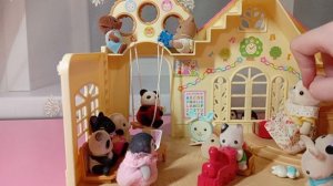 Sylvanian families 10 серия - "Первый день пингвинов в детском саду"