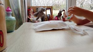 Распаковка бумажного сюрприза с косметикой