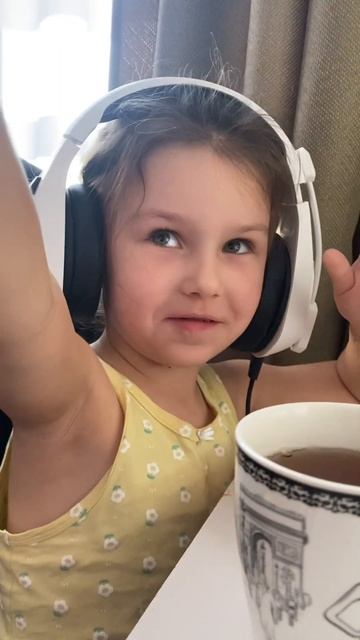 Когда хочешь чай, а там много воды😄 #мамаблог #мамавдекрете #материнство #sorts #семейныйвлог смотреть онлайн