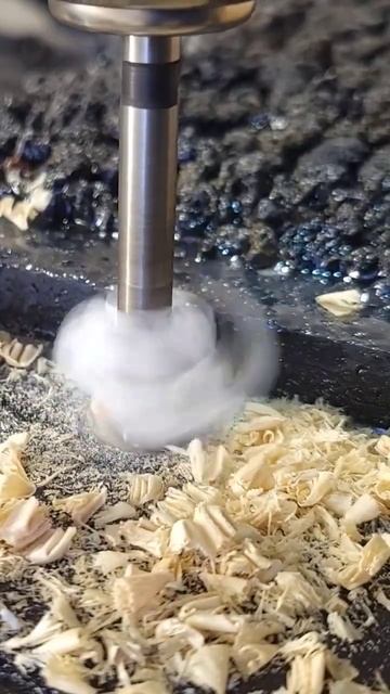 Drilling 1/2" HOLE using Forstner drill bit to insert waterflow tube смотреть онлайн