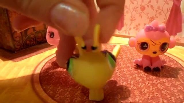 Everything Распакованые пэты LPS Littlest Pet Shop знакомимся: Кролик, бабочка, обезьянка (Подделки смотреть онлайн